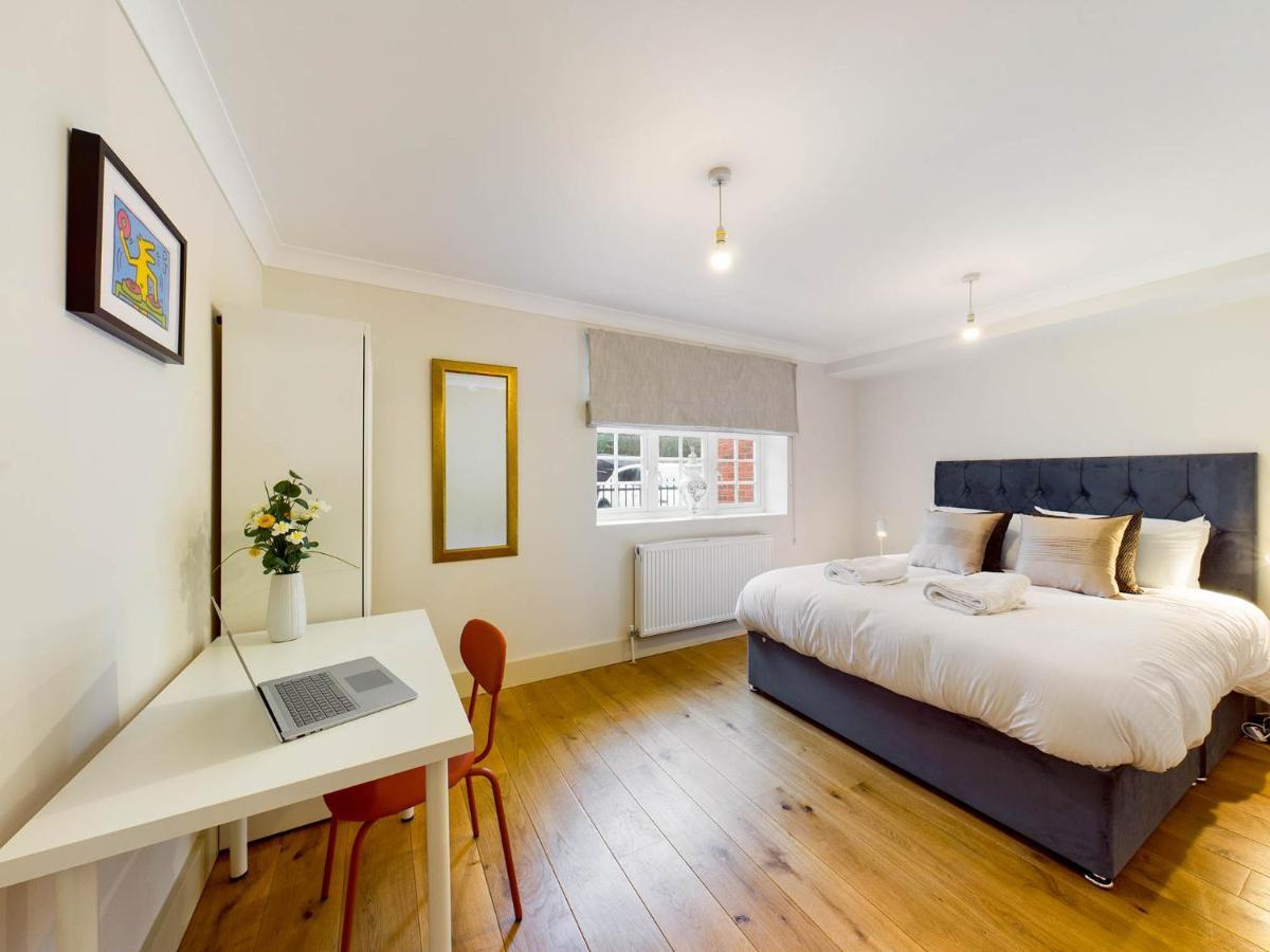 Redhill Town Centre Apartments By Livingo Exteriér fotografie