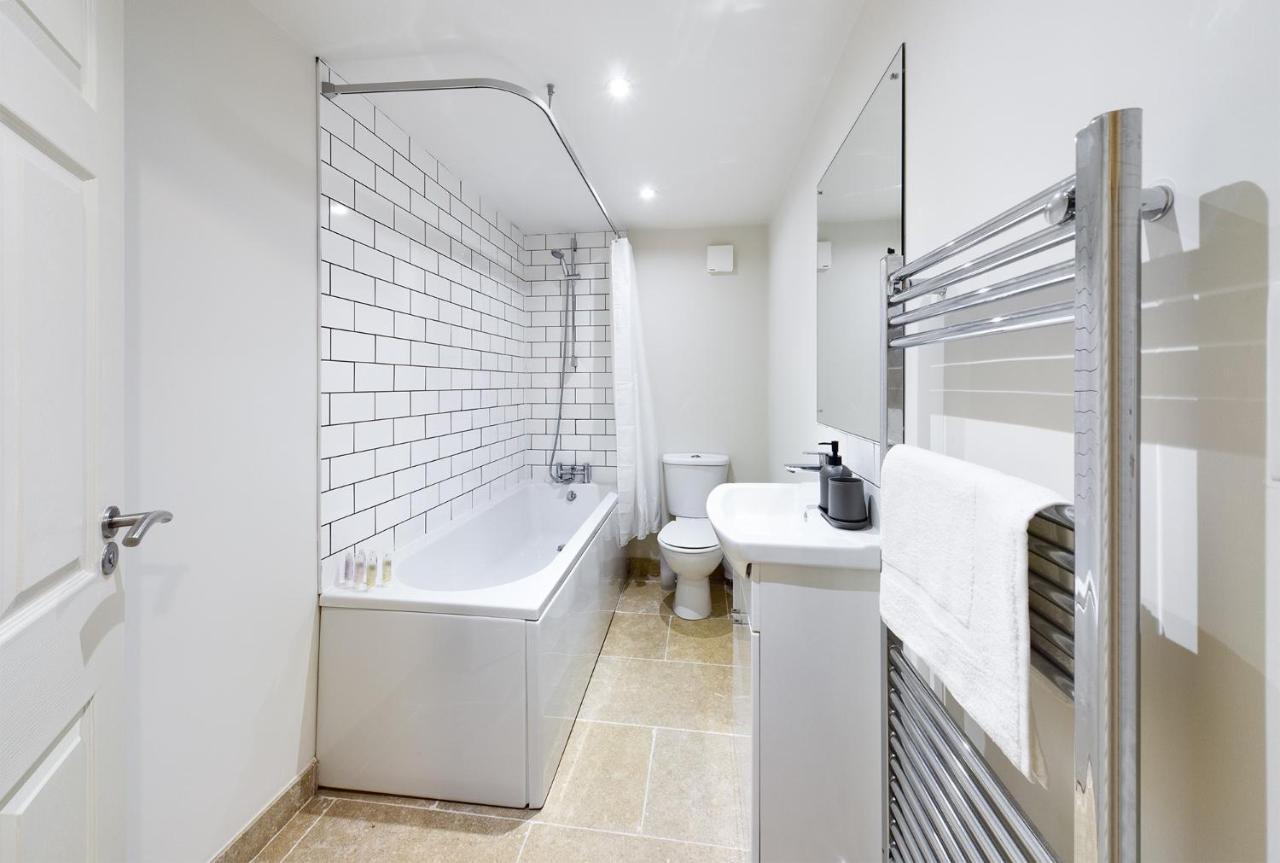 Redhill Town Centre Apartments By Livingo Exteriér fotografie